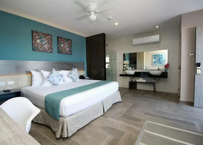 Bfh Attraction Deluxe Hotel Playa del Carmen